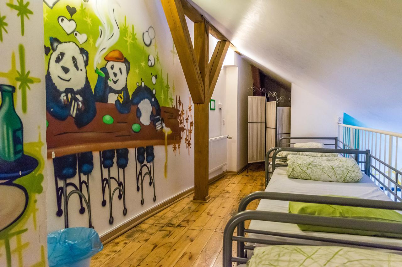 Bett im gemischten Schlafsaal mit 12 Betten
